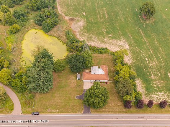 2nd image of 895 E Haslett Rd