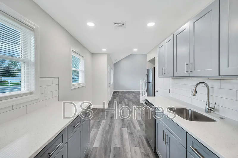 3 bed, 1.0 bath, 1000 sqft, $3,250 — Photo 4