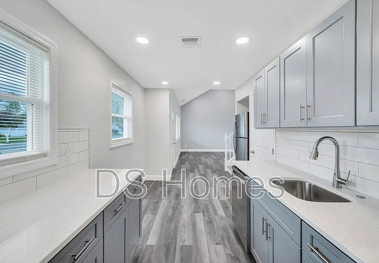 615 Macdonald Ave — Photo 4