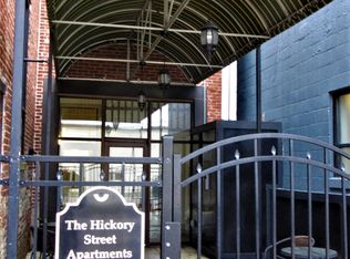 513 N Hickory St APT 201, Champaign, IL 61820
