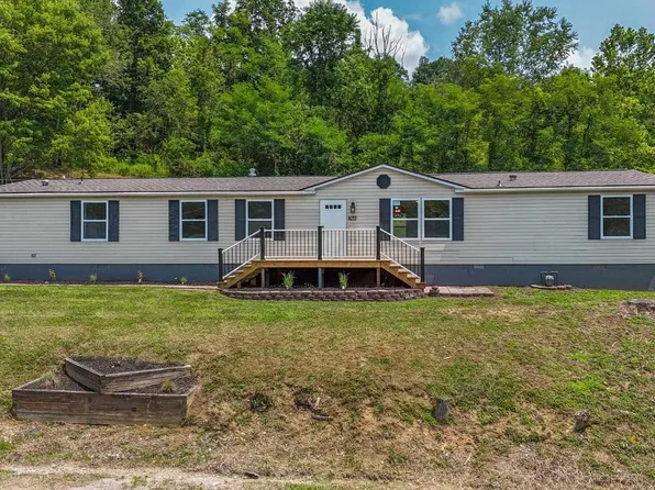 766 Oak St, Anmoore, WV 26323