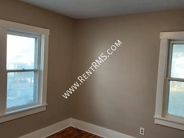 420 SW Lincoln St — Photo 14