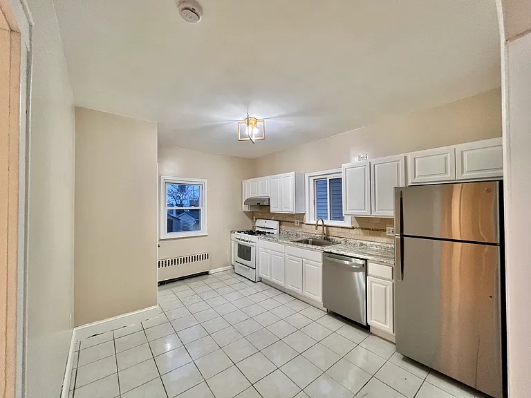 700 Hudson Ave #1 — Photo 4