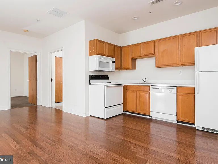 1411-4 Walnut St #803 — Photo 5