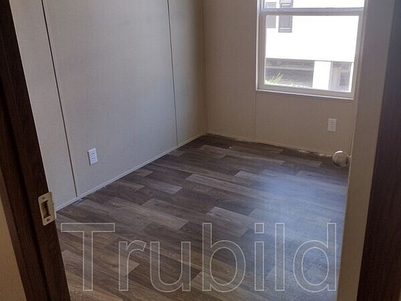 5th image of 108 S King Henry Ct