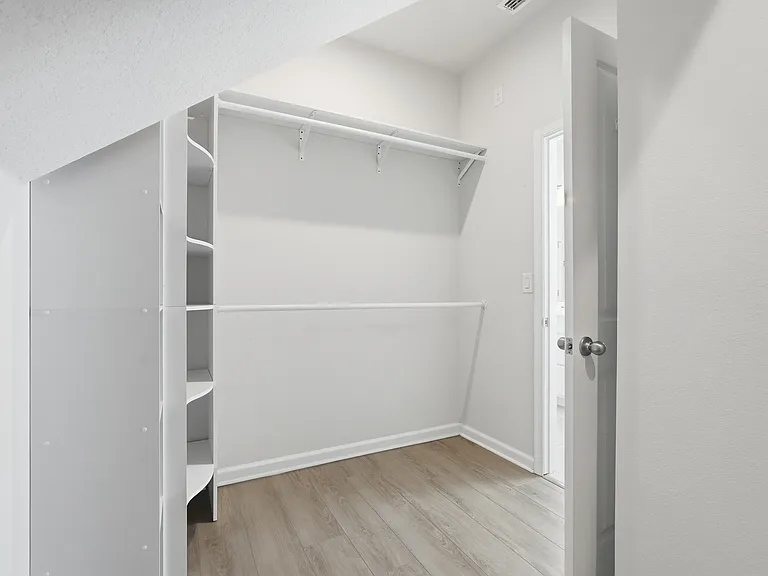 1210 Whispering Ln — Photo 20
