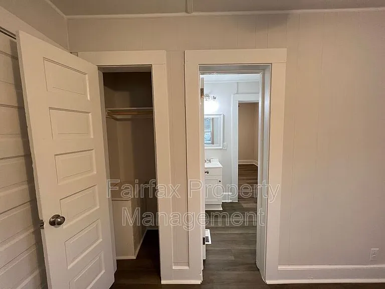 215 Temple Ave — Photo 6