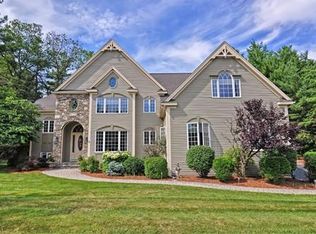 9 River Bend Rd, Upton, MA 01568