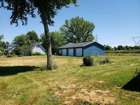 2nd image of 3156 Lemon Creek
