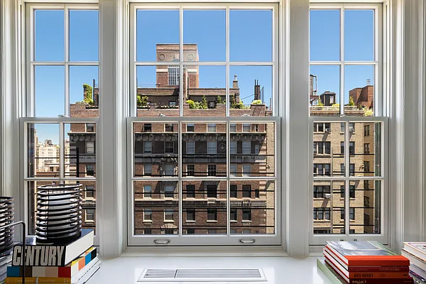 Sold by Compass | media 17