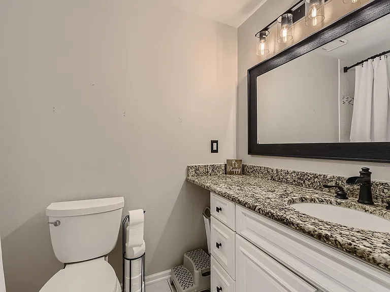 538 E Phillips Dr N — Photo 14
