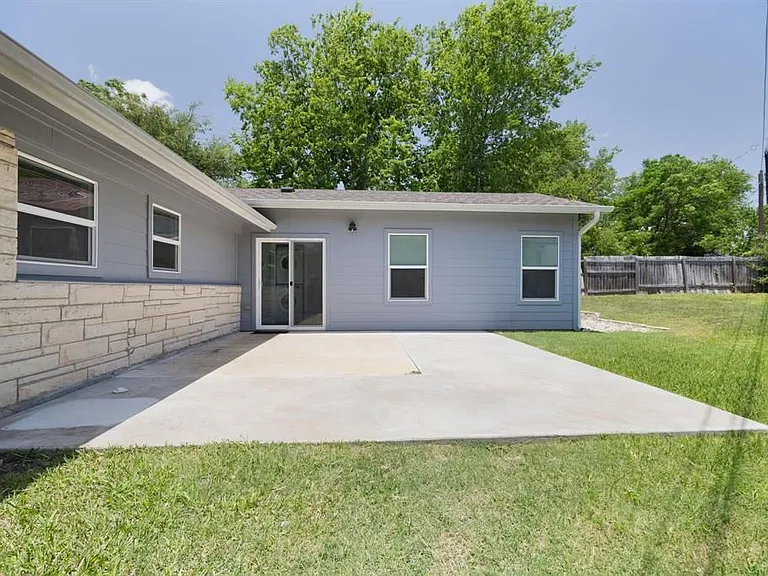 3703 Tower View Ct — Photo 33