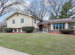 5732 Grand Ave, Downers Grove, IL 60516