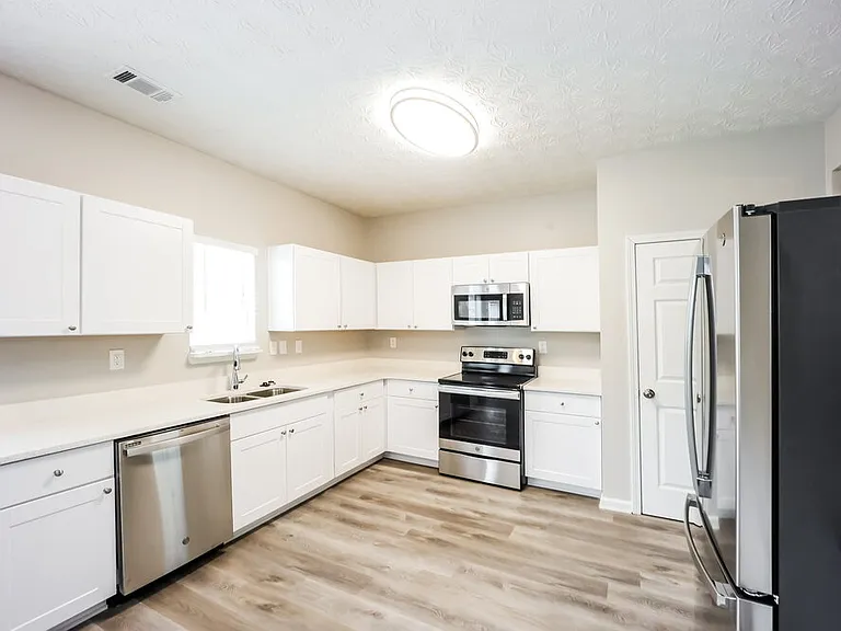 3505 Creekview Dr — Photo 7