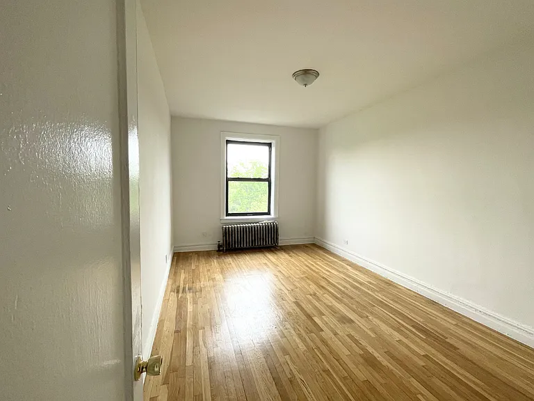 815 E 14th St #6C — Photo 4