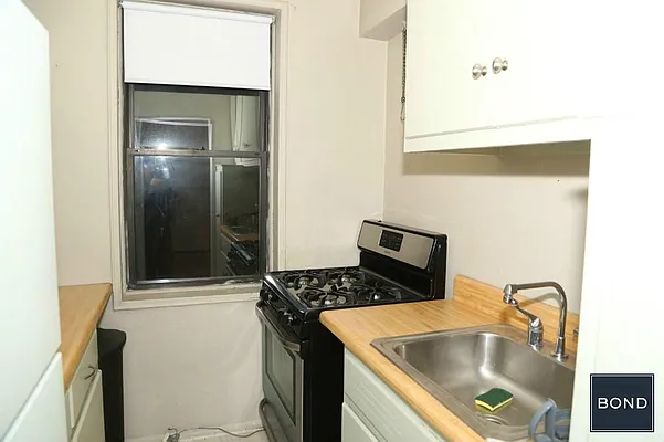 Rented by Bond New York | media 25