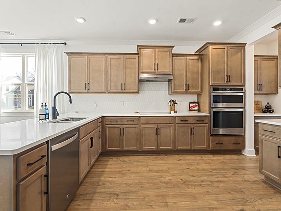 5th image of 3504 Percilla Dr