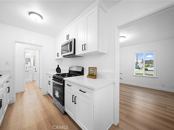 3rd image of 11922 Killian St