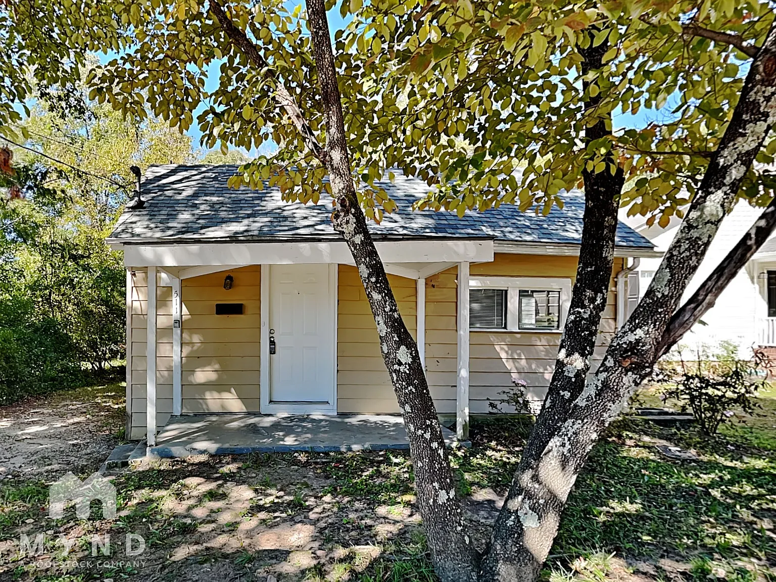 3 bed, 1.0 bath, 800 sqft, $1,295 — Photo 1
