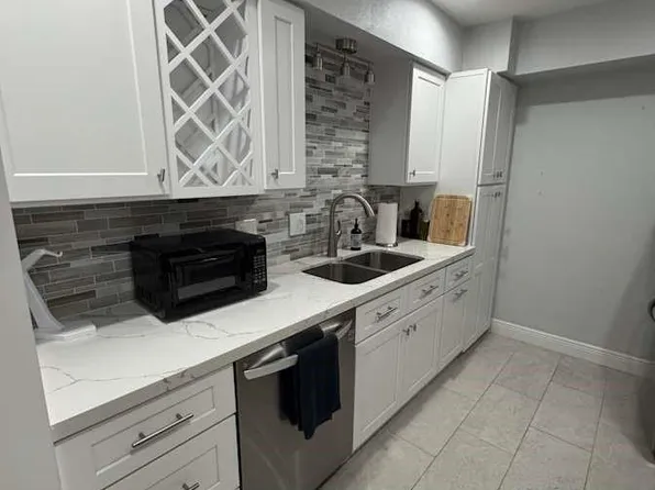 355 N Post Oak Ln APT 641, Houston, TX 77024