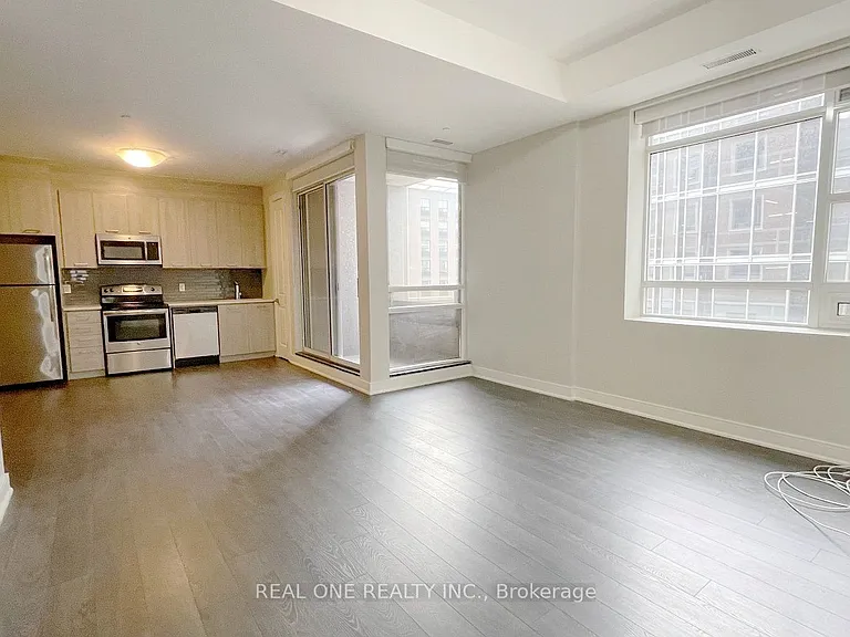 150 Main St W #310 — Photo 5