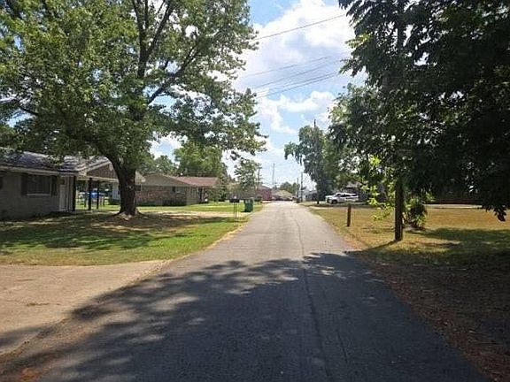 4th image of 304 Clark Ave