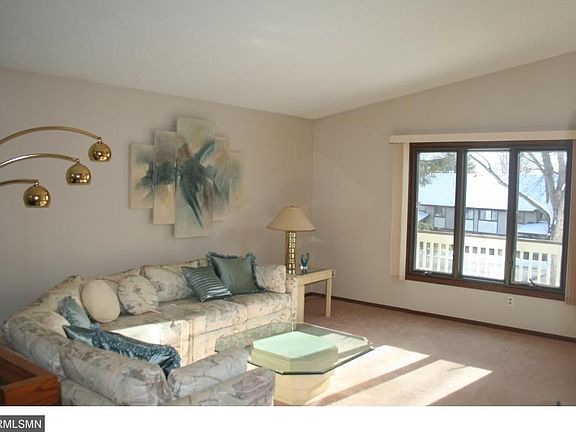4th image of 3138 Farnum Dr #A