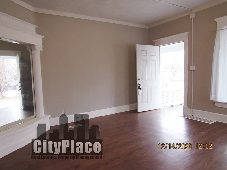 2318 N Capitol Ave — Photo 5