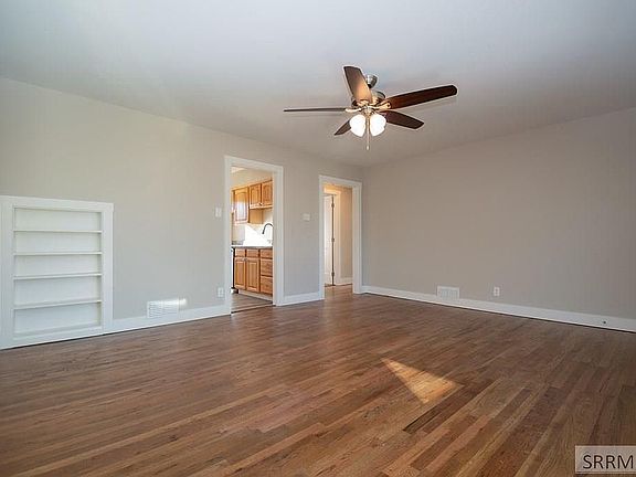 5th image of 209 W 18th St