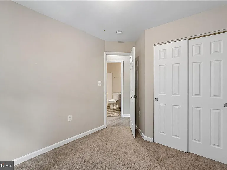 104 Frazer Dr — Photo 35