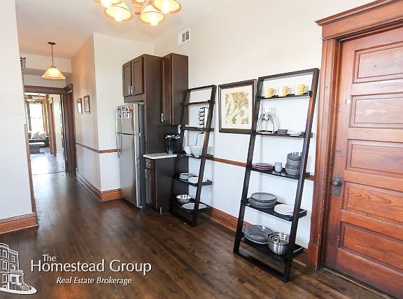 4th image of 2523 N California Avenue # Thrd Flr