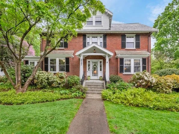 217 Plymouth Rd, Newton, MA 02461
