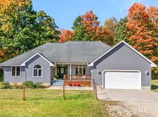 8575 M.5 Rd, Gladstone, MI 49837