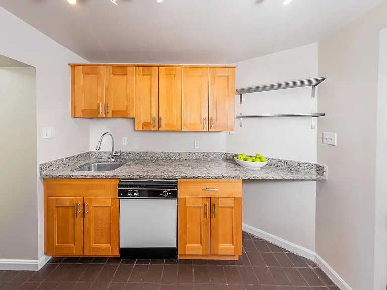 416 M St NW #B — Photo 13