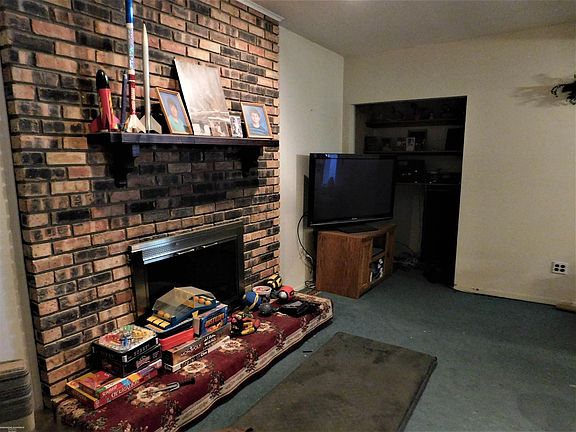 3rd image of 41209 Oak Hill Dr