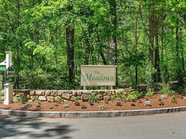 202 Dahlia Dr Unit 202, Wayland, MA 01778