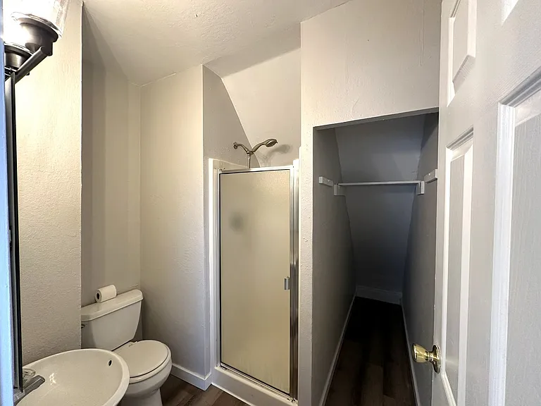2317 Grand- 5 Unit — Photo 11