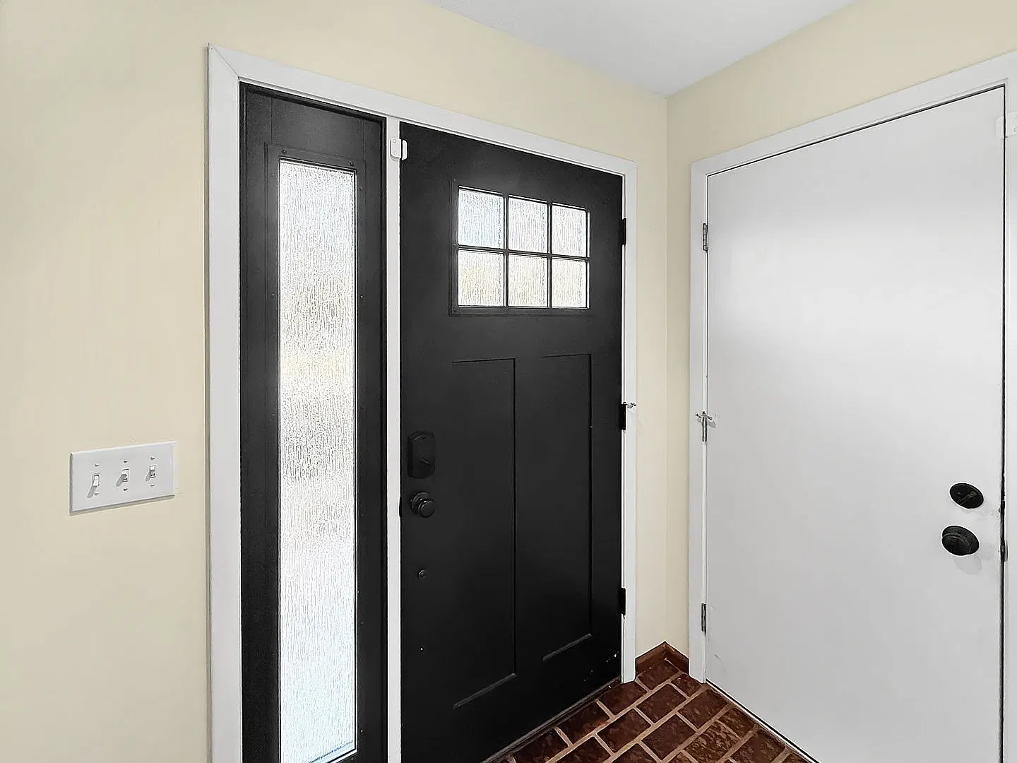 4 bed, 2.0 bath, 2000 sqft, $2,995 — Photo 4