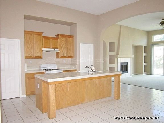 3rd image of 4051 Knollwood Ct