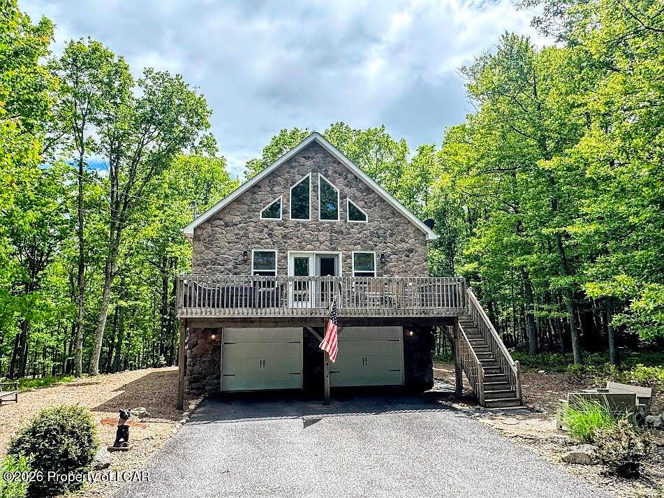 1st image of 11 Little Bear Ln