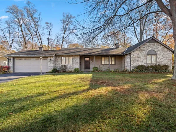 3076 S Dorchester Rd, Upper Arlington, OH 43221