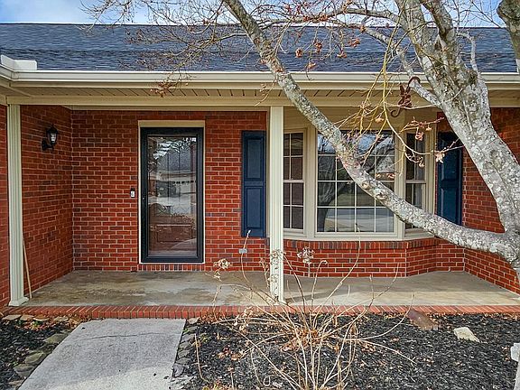 4th image of 2803 Lexington Ave SW