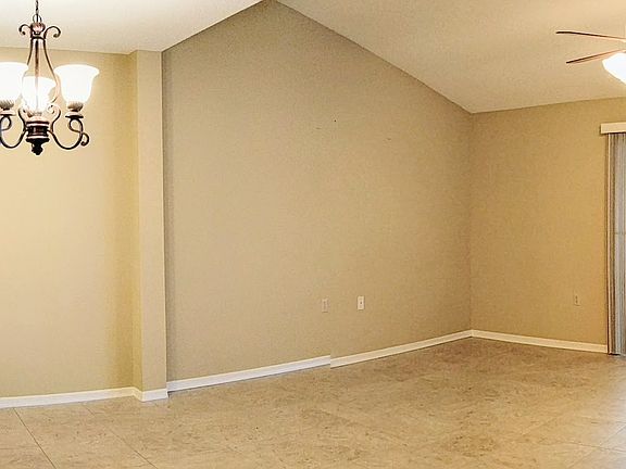 VAULTED CEILINGS LIVING