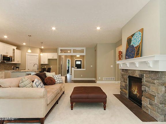 5th image of 6187 Wild Currant Way SE #103