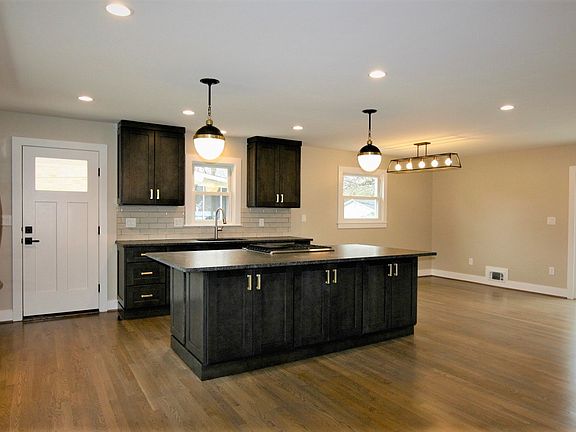 5th image of 1121 Anesbury Ln