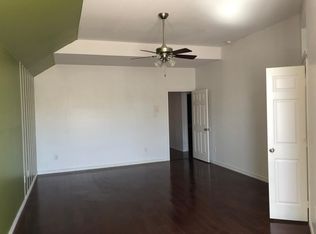 5923 Lorenzo Dr, Grand Prairie, TX 75052