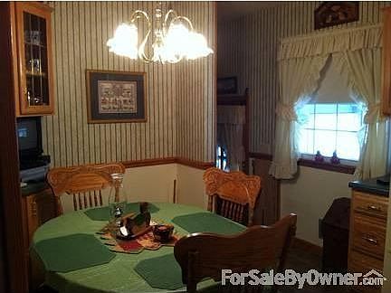 Eat in Kitchen
						:
						Enjoy all your family meals together.