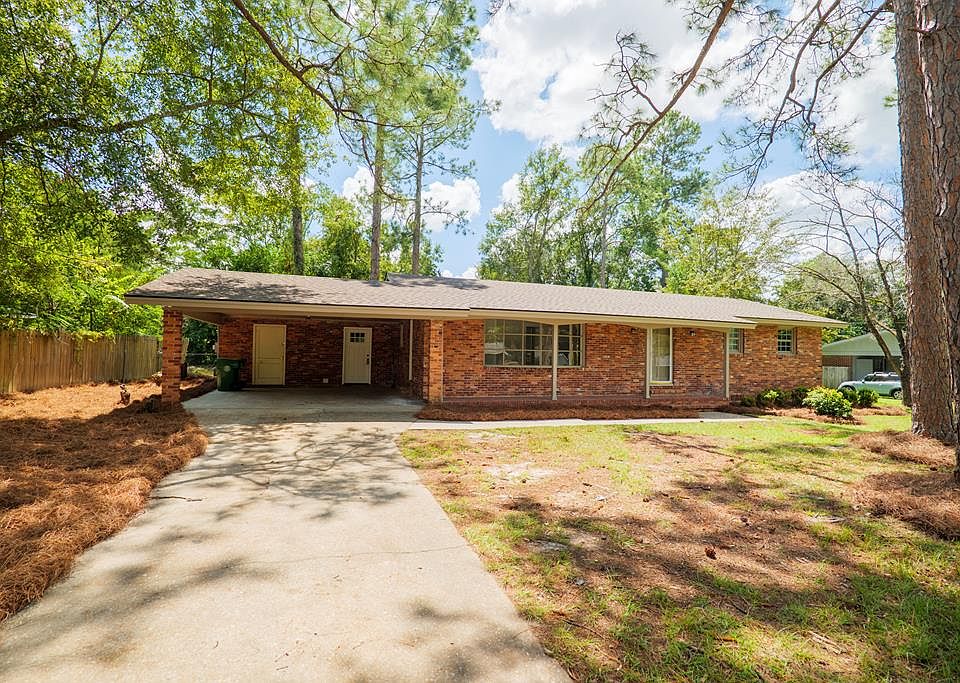 1st image of 38 Loganberry Cir