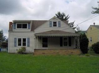 905 3rd Ave, New Cumberland, WV