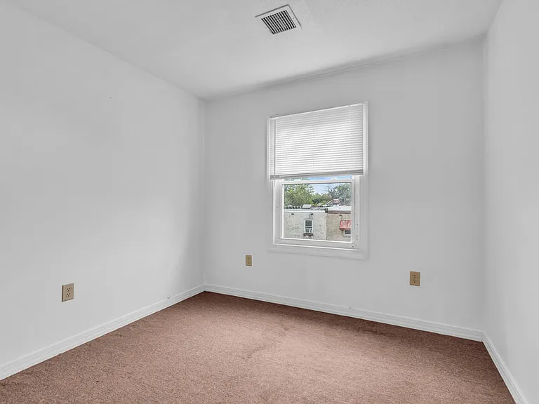 106 N 34th St #B — Photo 17
